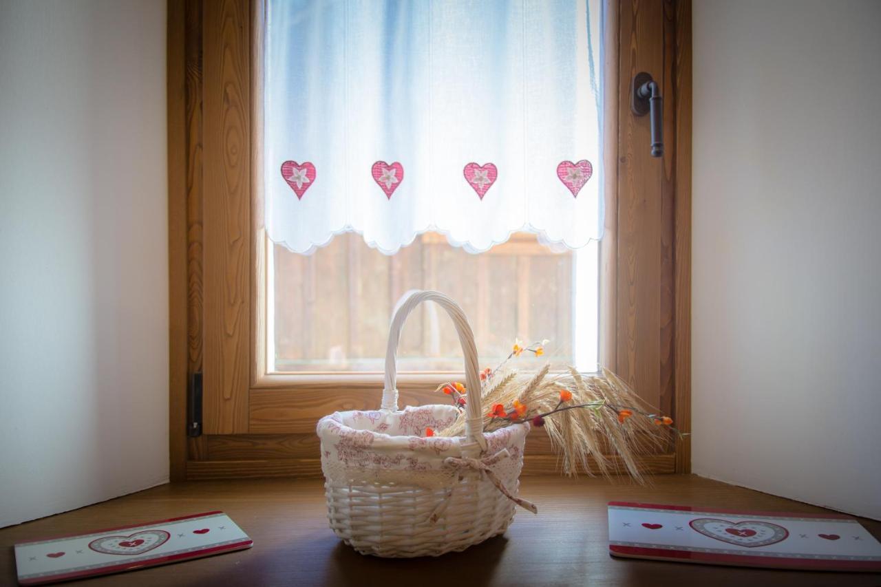 Maison Julie-Lungo La Via Francigena Etroubles Bagian luar foto